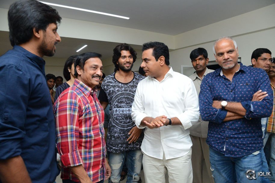 KTR-Watching-Pelli-Choopulu-Movie-Special-Show